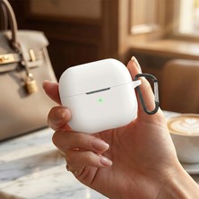 Caseonn Samsung Galaxy Buds 3 Kılıf Askı Aparatlı Mat Silikon Beyaz