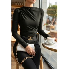 Kadın Siyah Belden ve Boyundan Büzgü Detaylı Uzun Kollu Bluz