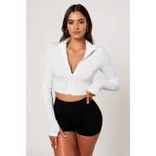Kadın Beyaz Uzun Kol Fermuarlı Parmak Geçme Detaylı Dik Yaka Crop Top Bluz