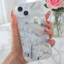 iPhone 13/14/15 Kılıf Hologramlı Beyaz Şakayık Çiçeği Desenli Darbe Emici Kamera Korumalı Silikon