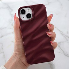 Fibaks Apple iPhone 13 - 14 - 15 Kılıf Parlak Kabartmalı Dalga Tasarımlı Desenli Mürdüm Darbe Emici Silikon Kapak