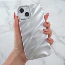 Fibaks Apple iPhone 13/14 Kılıf Parlak Kabartmalı Dalga Tasarımlı Desenli Gümüş Darbe Emici Silikon Kapak