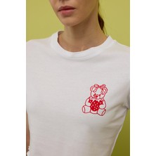 Tubia Kadın Ekru Renk Ayıcık Baskılı Kısa Kollu T-Shirt