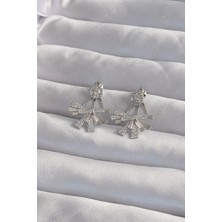 Clariss Pirinç Gümüş Renk Zirkon Taşlı Yassı Fiyonk Model Küpe