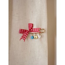 Atelier Çağla Pötikare Fiyonk Kurdele Harfli Nazar Boncuklu Iskoç Yaka Iğnesi Broş Iğne