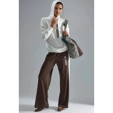 Hiccup Kadınlar Modal Dokulu Kapüşonlu Sweatshirt Ve Şerit Detaylı Pantolon Takımı Bersan Collection Beyaz