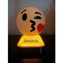 3D Dönüşüm Atölyesi Kişiye Özel Hediyelik Isimli Kalpli Öpücük Emoji Dekoratif LED Lamba - Adaptörlü - Amber Işıklı