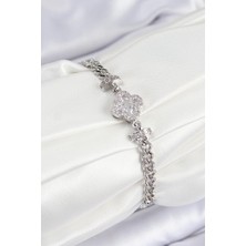 Inure Jewelry Pirinç Zirkon Taşlı Yonca Model Gümüş Renk Kadın Bileklik
