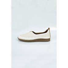 Aktaş Ayakkabı Kadın Beyaz Içi Yumuşak Dikiş Detaylı Babet Ayakkabı