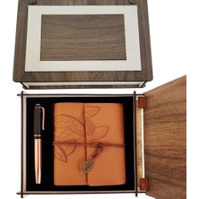 Homevia Özel Ahşap Kutulu Taba Deri Defter ve Bakır Roller Kalem Set