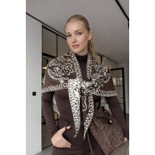 Triko Üçgen Omuz Şalı