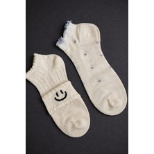 TrendyChic Gülen Yüz ve Kalp Desenli Beyaz Çorap