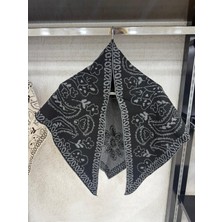 Triko Üçgen Omuz Şalı