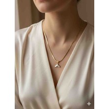 Mira 🌟 Balık Kuyruğu Figürlü Gold Kadın Çelik Kolye – Günlük ve Şık Kullanım