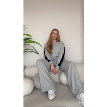 Moda Paketi Kadın Şerit Detaylı Modal Eşofman Takımı – Rahat Kesim, Uzun Kollu Sweatshirt ve Bol Paça Pantolon