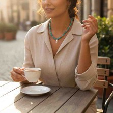 Shine Elagance Turkuaz Rengi Aralarında Cam Boncuk Ucunda Şirin Beyaz Cam Kedi Detaylı Kapamaları Altın Rengi Çelik Şık Kadın Kolye Sevgililer Günü Hediyesi