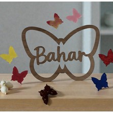 Pelince Kişiye Özel Isimli Kelebek Makrome Kasnağı - Bebek ve Çocuk Odası Kapı Süsü Isimliği - Dekoratif Kelebek Figürlü Duvar Süsü Makrome Malzemesi - Hastane Odası Kapı Isimliği (27X24 Cm)