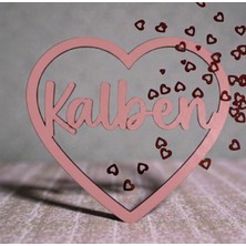 Pelince Kişiye Özel Isimli Kalp Makrome Kasnağı - Bebek ve Çocuk Odası Kapı Süsü Isimliği - Dekoratif Kalp Figürlü Duvar Süsü Makrome Malzemesi - Hastane Odası Kapı Isimliği (27X24 Cm)