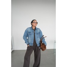 Özge Özgenç Çift Cepli Taşlamalı Basic Denim Ceket