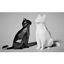 Sora Design 2 Adet Low Poly Kedi Biblo – Siyah ve Beyaz Dekoratif Figür