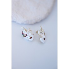 Ladies&Gentlemen Vintage Stil Beyaz Mine Yüz Detaylı Kadın Küpe