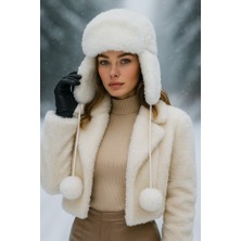Yake Store  Kadın Siyah Ponponlu Kürklü Kulaklıklı Peluş Şapka Bere BERE1103 - Ekru