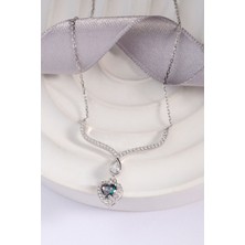 925 Ayar Gümüş Kalpli Zümrüt Kolye