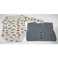 1-1,5 Yaş El Örgüsü Gri Yelek ile Zıbından Oluşan Hediye Seti