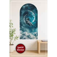 KOSS Dijital Oval Şekilli Uzay Temalı Astronot Ay ve Yıldızlı Gökyüzü Detaylı Duvar Sticker