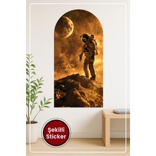 KOSS Dijital Oval Şekilli Astronot Figürü Gezegen ve Yıldızlı Turuncu Sarı Uzay Temalı Duvar Sticker