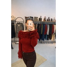 Ecenin Favorileri Madonna Yaka Yakası ve Kolları Püsküllü Bordo Kadın Kazak