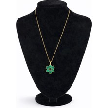 Pangu Yeşil Taşlı Çiçek Motifli Altın Renk Çelik Zincir Kolye