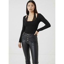 Avakado Boyunda Bağlamalı Dantel Detaylı Uzun Kollu Bluz