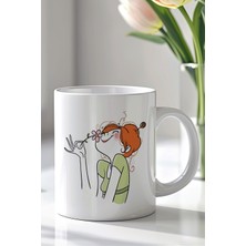 YasBey Design Çiçek Koklayan Kadın Figürlü 330ML Baskılı Beyaz Seramik Kupa Bardak