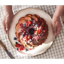 Emile Henry Madeleine Yuvarlak Servis Tabağı 31 cm Ekru / Clay