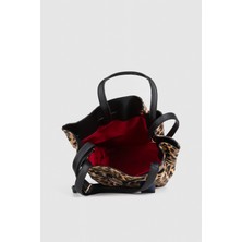 La'Graccio Paris La\'graccio Paris Kadın Mıknatıs Kapamalı Kilit Detaylı El ve Omuz Çantası