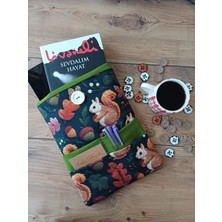 TUYLUTUKKAN Çok Sevimli Sincaplı 20×27 cm 4 Cepli Kitap ve Tablet Kılıfı