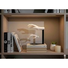 Dekoratif Beyaz El ve Asılı Adam Figürü Biblo