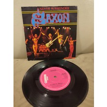 Plakperest Saxon - Never Surrender / 20.000 Ft. - Ingiltere 1981 Basım 45LIK Plak 2.el