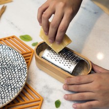 Shop A Way Deconox Bambu Sarımsak, Peynir Rendesi ve Saklama Kavanozu, Paslanmaz Çelik ve Bambu Malzemeden Üret