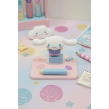 Miniso Sanrio Lisanslı Okul Serisi Masa Üstü Telefon Tutucu (Cinnamoroll)