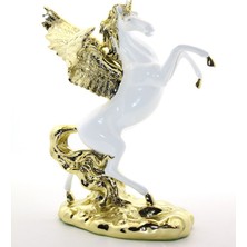 Polyester Şahlanan Kanatlı At Figürü