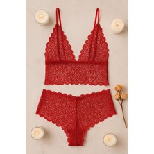 Intive Lingerie Kadın Kırmızı Dantel Bralet Şort Takımı – Tutkulu ve Çekici Iç Giyim