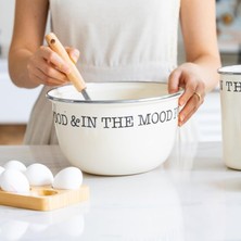 Welcomein Emaye Karıştırma Kabı 4 Litre – Krem Renk, Metal Kenarlıklı, Ahşap Saplı – Hamur, Kek, Salata ve Sos Hazırlama Kasesi, Mutfak Karıştırma Kabı 22 cm