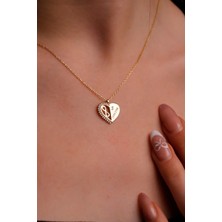 Silvesra Gümüş Kişiye Özel Harf ve Tarih Detaylı Kalp Kolye