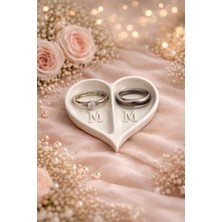 Juli 💖 Kişiye Özel Kalpli Nişan Yüzüklüğü – Harf Detaylı 💖