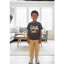 Lucco Better With Animals Baskılı Tshirt ve Çizgili Pantolonlu Alt Üst Takım