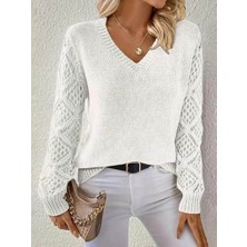 Etiler Collection Kadın Uzun Kollu V Yaka Kol Delikli Baklava Desen Detaylı Triko Kazak