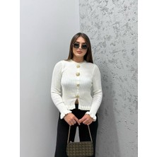 Altın Düğme Detaylı Volanlı Triko