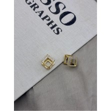 Hedef Bijuteri Gold Renk Geometrik Kare Form Zirkon Taşlı Küpe CM54